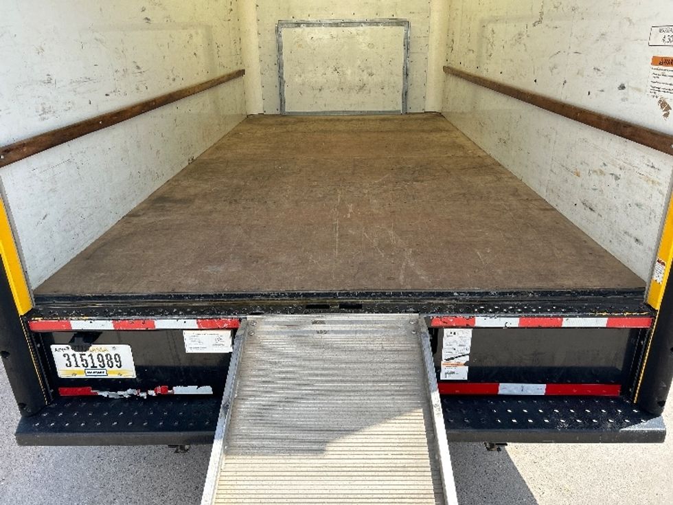 Light Duty Box Truck-Light and Medium Duty Trucks-Ford-2022-E350-Houston-TX-99,387\n\t\tmiles-$ 28,000 - Image 10