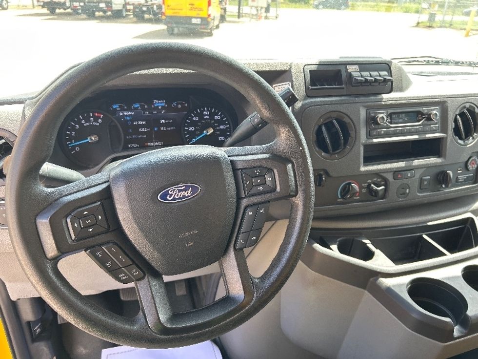 Light Duty Box Truck-Light and Medium Duty Trucks-Ford-2022-E350-Houston-TX-99,387\n\t\tmiles-$ 28,000 - Image 18