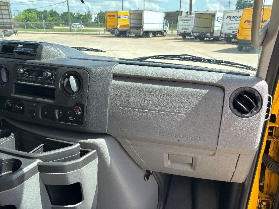 Light Duty Box Truck-Light and Medium Duty Trucks-Ford-2022-E350-Houston-TX-99,387\n\t\tmiles-$ 28,000 - Image 21