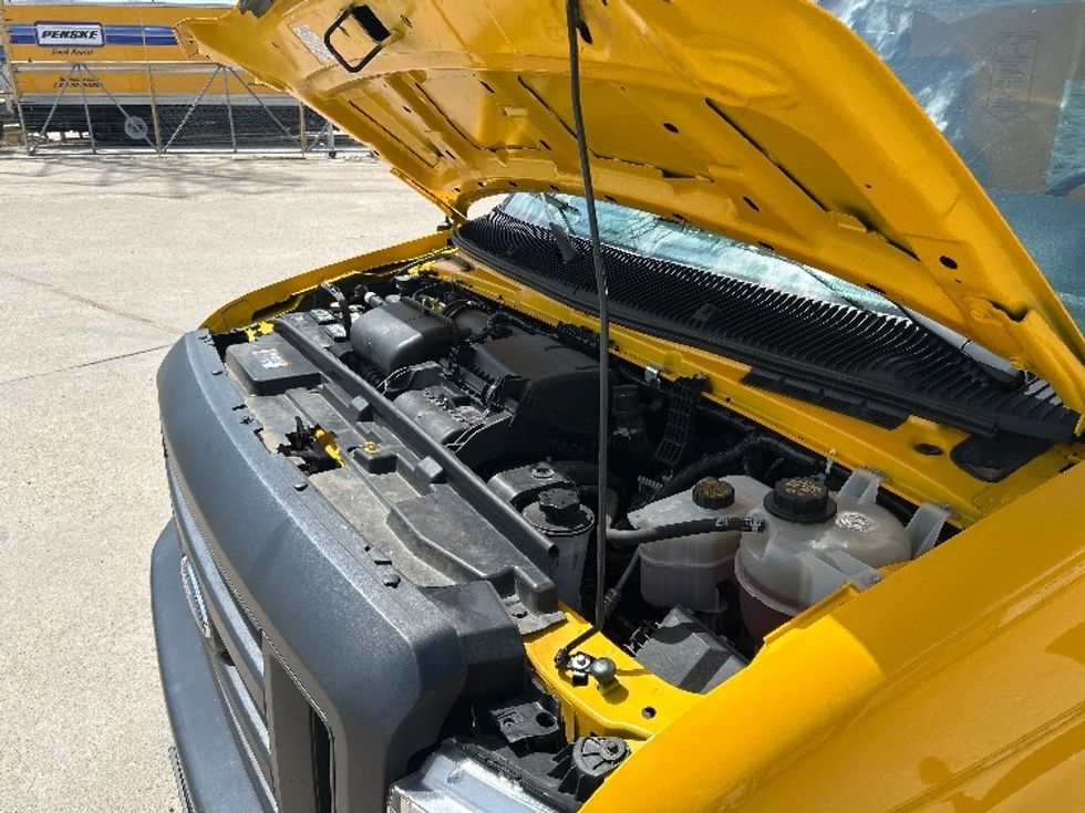 Light Duty Box Truck-Light and Medium Duty Trucks-Ford-2022-E350-Houston-TX-99,387\n\t\tmiles-$ 28,000 - Image 24