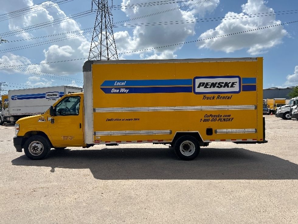 Light Duty Box Truck-Light and Medium Duty Trucks-Ford-2022-E350-Houston-TX-99,387\n\t\tmiles-$ 28,000 - Image 4