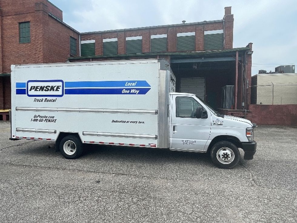 Light Duty Box Truck-Light and Medium Duty Trucks-Ford-2022-E350-Huntington-WV-85,100\n\t\tmiles-$ 36,750 - Image 14