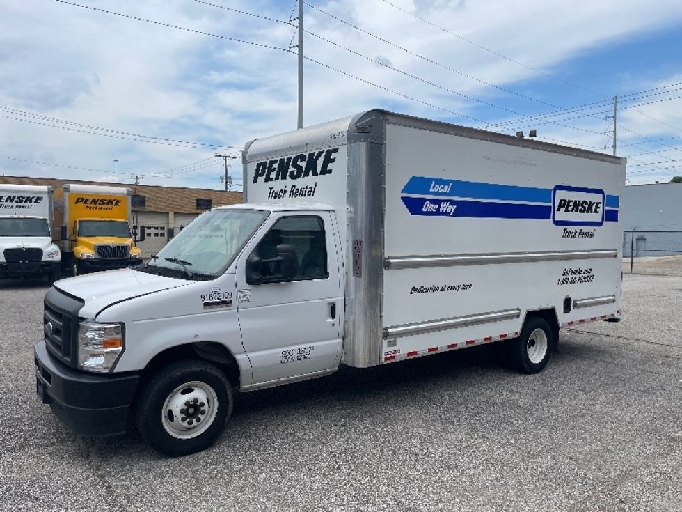 Light Duty Box Truck-Light and Medium Duty Trucks-Ford-2022-E350-Huntington-WV-85,100\n\t\tmiles-$ 36,750 - Image 3