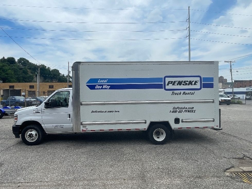 Light Duty Box Truck-Light and Medium Duty Trucks-Ford-2022-E350-Huntington-WV-85,100\n\t\tmiles-$ 36,750 - Image 4