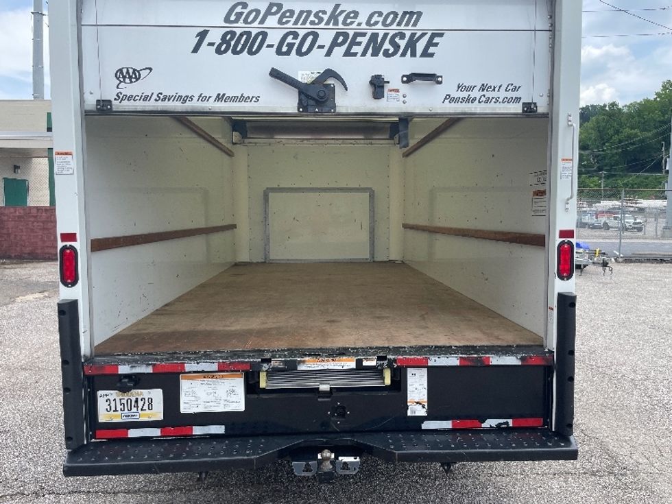 Light Duty Box Truck-Light and Medium Duty Trucks-Ford-2022-E350-Huntington-WV-85,100\n\t\tmiles-$ 36,750 - Image 8