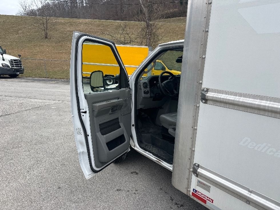 Light Duty Box Truck-Light and Medium Duty Trucks-Ford-2022-E350-Huntington-WV-99,508\n\t\tmiles-$ 30,000 - Image 16