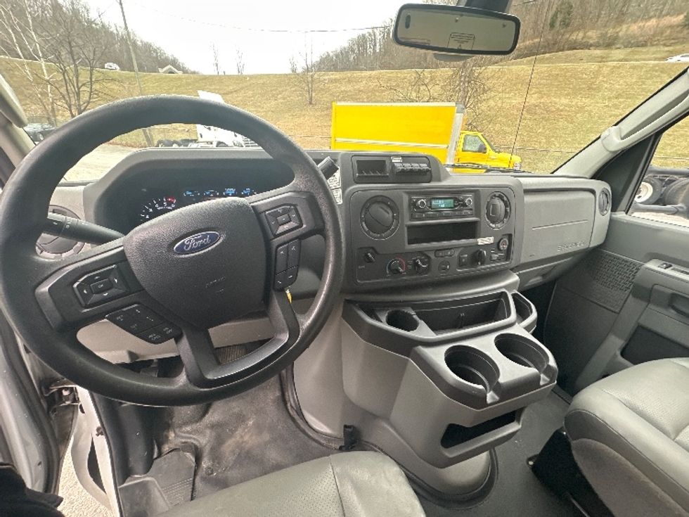 Light Duty Box Truck-Light and Medium Duty Trucks-Ford-2022-E350-Huntington-WV-99,508\n\t\tmiles-$ 30,000 - Image 17