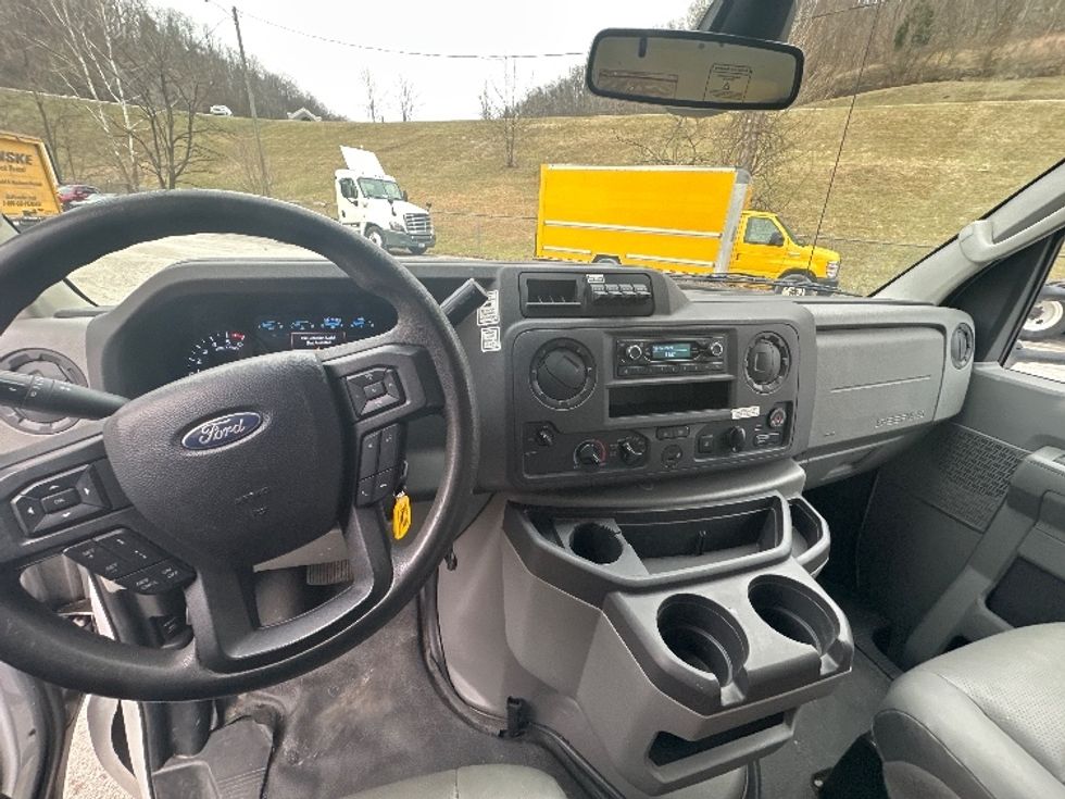 Light Duty Box Truck-Light and Medium Duty Trucks-Ford-2022-E350-Huntington-WV-99,508\n\t\tmiles-$ 30,000 - Image 18