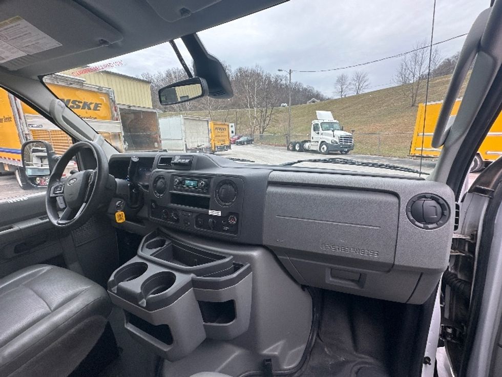 Light Duty Box Truck-Light and Medium Duty Trucks-Ford-2022-E350-Huntington-WV-99,508\n\t\tmiles-$ 30,000 - Image 21