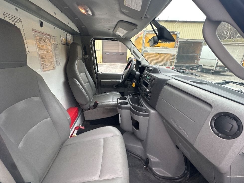 Light Duty Box Truck-Light and Medium Duty Trucks-Ford-2022-E350-Huntington-WV-99,508\n\t\tmiles-$ 30,000 - Image 22