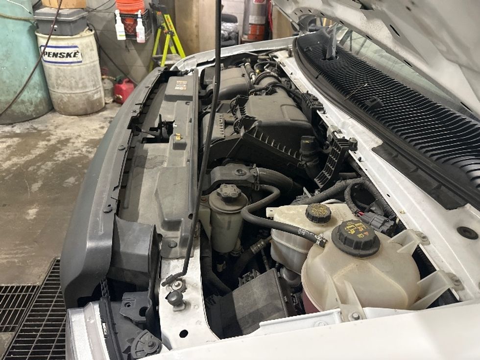 Light Duty Box Truck-Light and Medium Duty Trucks-Ford-2022-E350-Huntington-WV-99,508\n\t\tmiles-$ 30,000 - Image 24