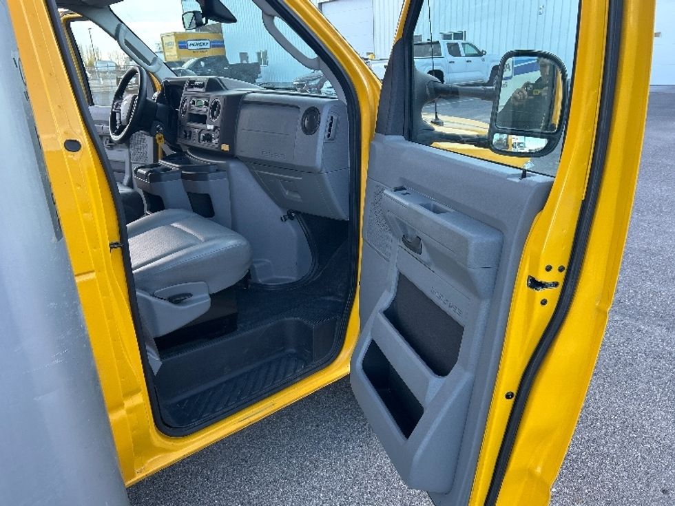 Light Duty Box Truck-Light and Medium Duty Trucks-Ford-2022-E350-Idaho Falls-ID-90,352\n\t\tmiles-$ 30,000 - Image 20