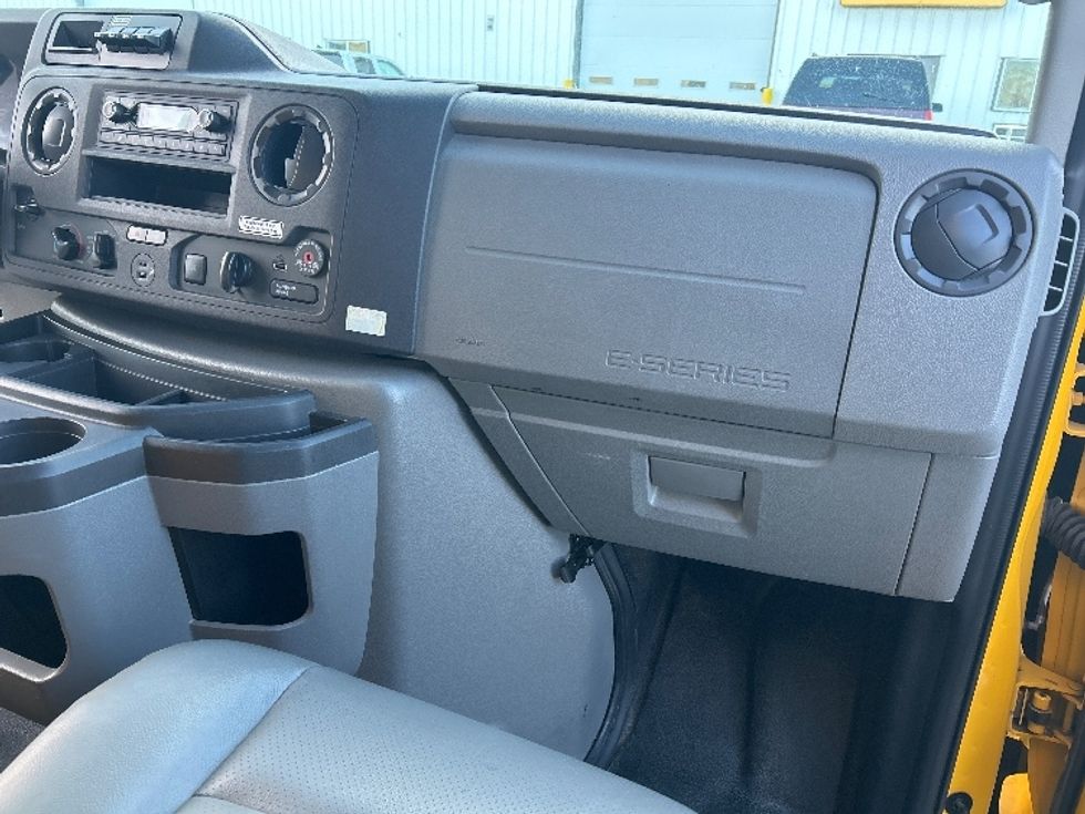 Light Duty Box Truck-Light and Medium Duty Trucks-Ford-2022-E350-Idaho Falls-ID-90,352\n\t\tmiles-$ 30,000 - Image 21