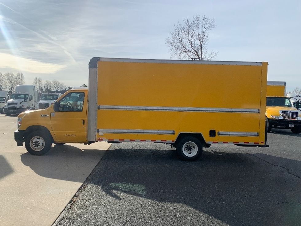 Light Duty Box Truck-Light and Medium Duty Trucks-Ford-2022-E350-Indian Trail-NC-93,200\n\t\tmiles-$ 30,500 - Image 4