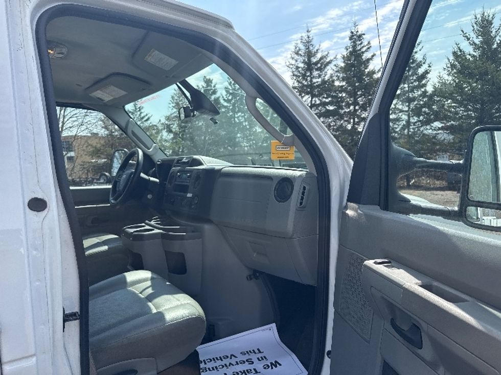 Light Duty Box Truck-Light and Medium Duty Trucks-Ford-2022-E350-Indianapolis-IN-101,285\n\t\tmiles-$ 29,750 - Image 20