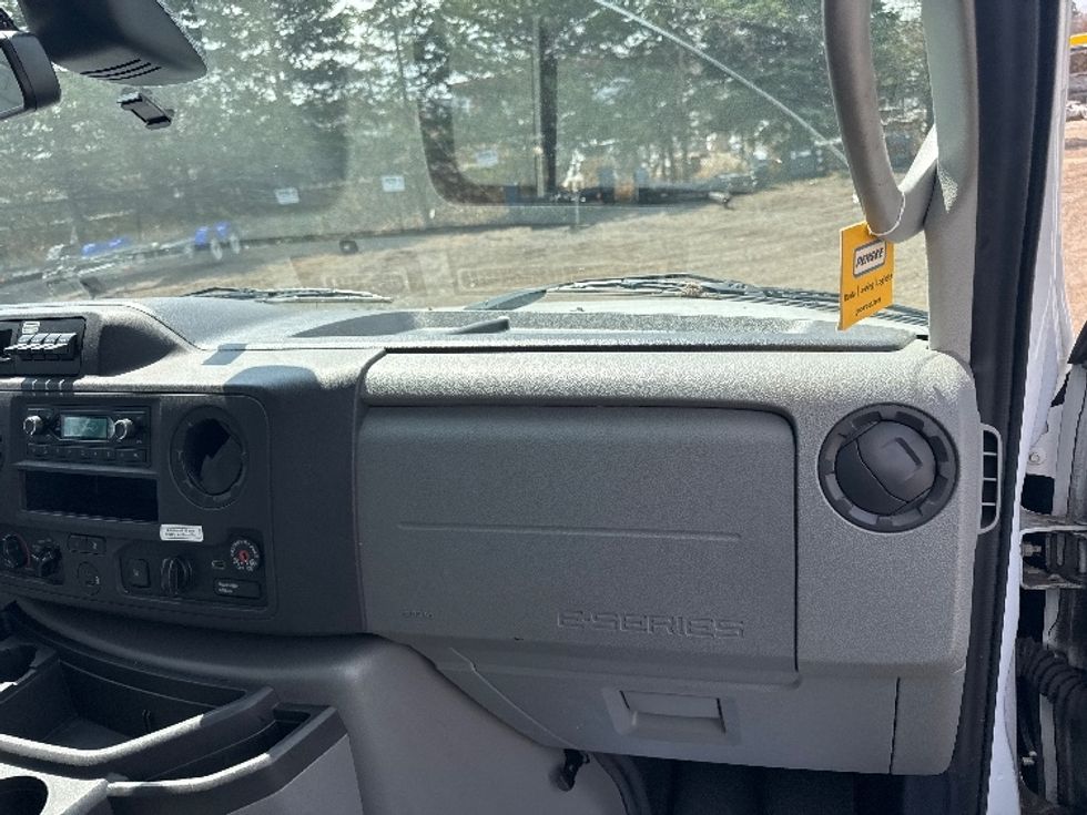 Light Duty Box Truck-Light and Medium Duty Trucks-Ford-2022-E350-Indianapolis-IN-101,285\n\t\tmiles-$ 29,750 - Image 21