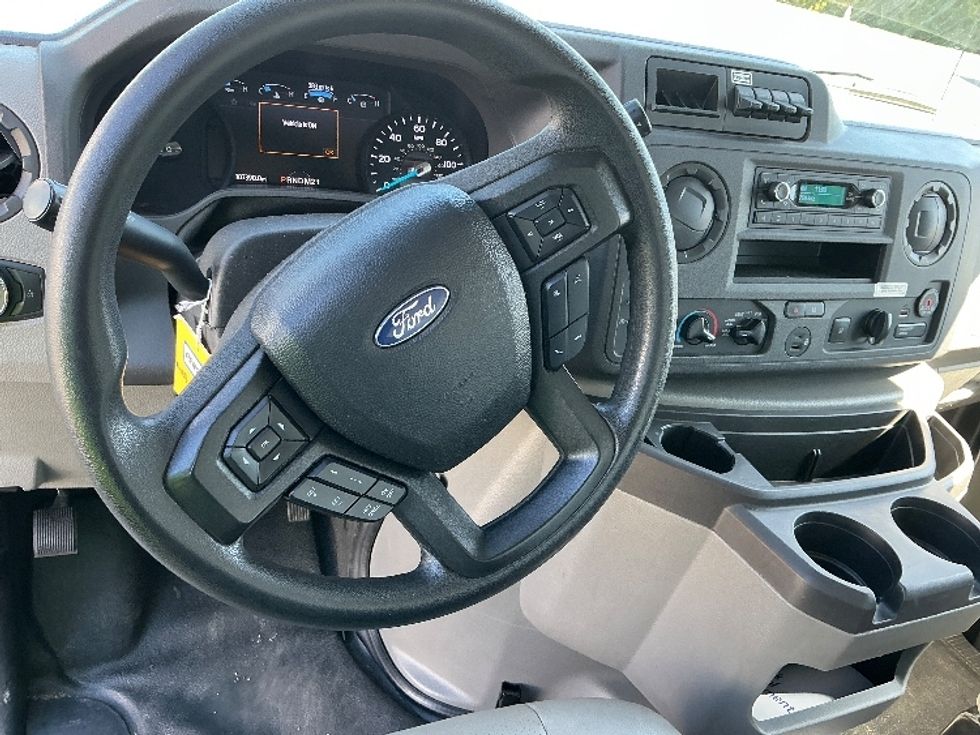 Light Duty Box Truck-Light and Medium Duty Trucks-Ford-2022-E350-Indianapolis-IN-107,392\n\t\tmiles-$ 28,250 - Image 18