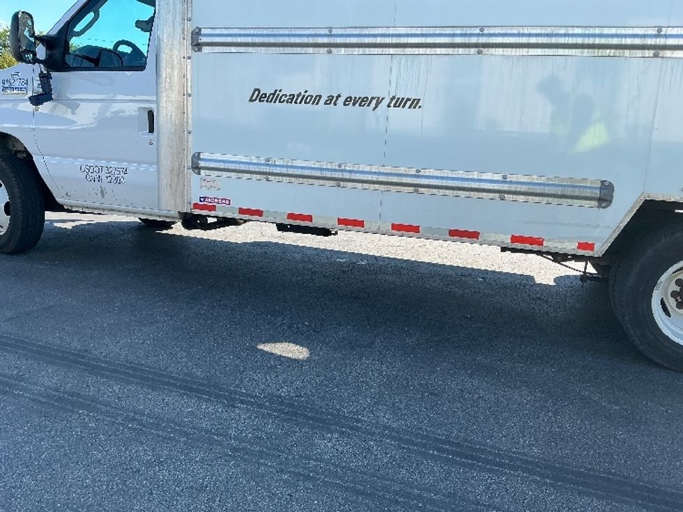 Light Duty Box Truck-Light and Medium Duty Trucks-Ford-2022-E350-Indianapolis-IN-107,392\n\t\tmiles-$ 28,250 - Image 5