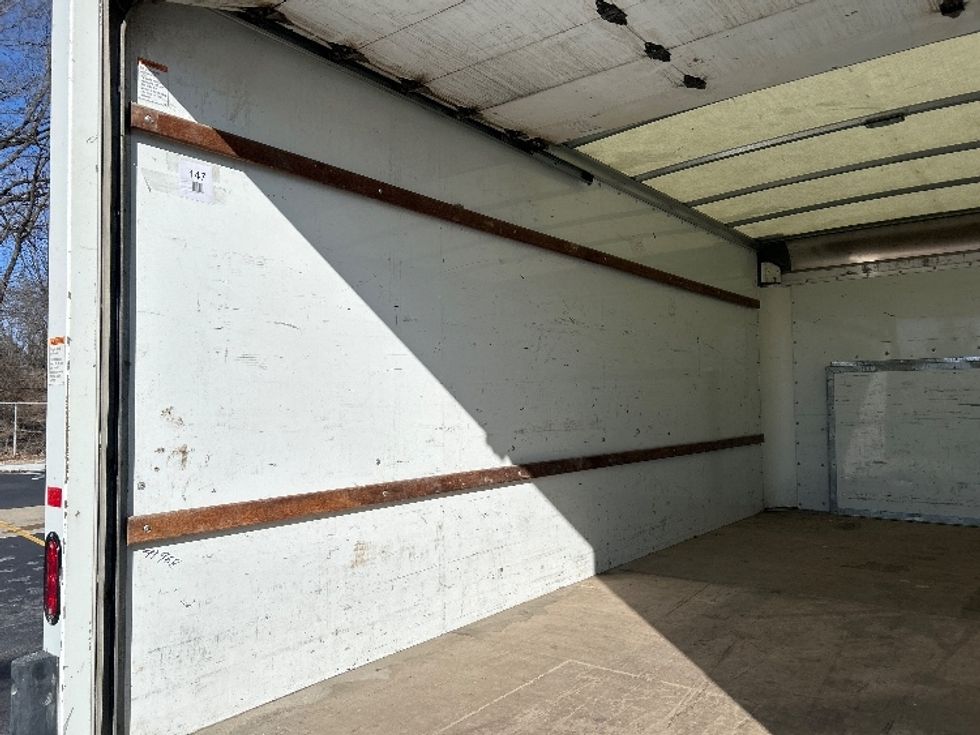 Light Duty Box Truck-Light and Medium Duty Trucks-Ford-2022-E350-Indianapolis-IN-112,167\n\t\tmiles-$ 28,000 - Image 11