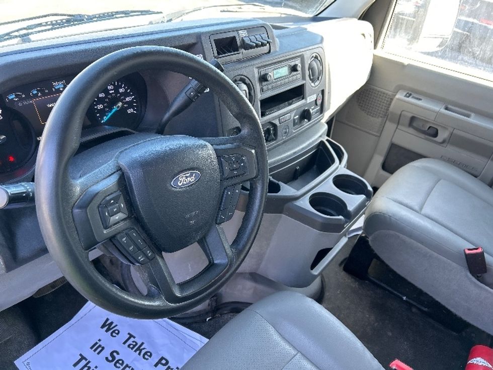 Light Duty Box Truck-Light and Medium Duty Trucks-Ford-2022-E350-Indianapolis-IN-112,167\n\t\tmiles-$ 28,000 - Image 17