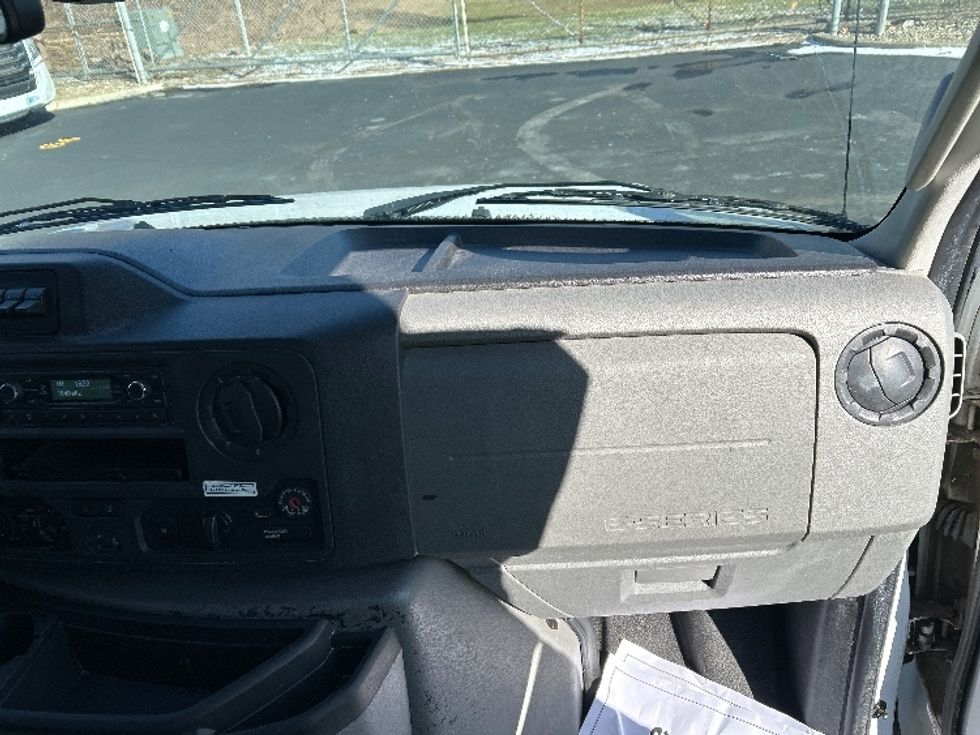 Light Duty Box Truck-Light and Medium Duty Trucks-Ford-2022-E350-Indianapolis-IN-112,167\n\t\tmiles-$ 28,000 - Image 21