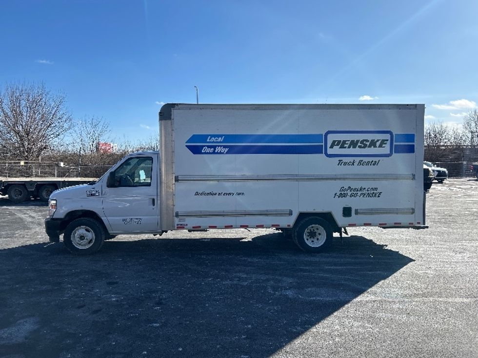 Light Duty Box Truck-Light and Medium Duty Trucks-Ford-2022-E350-Indianapolis-IN-112,167\n\t\tmiles-$ 28,000 - Image 4