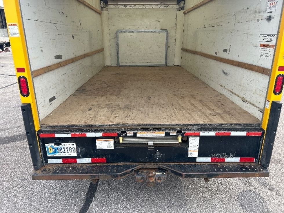 Light Duty Box Truck-Light and Medium Duty Trucks-Ford-2022-E350-Indianapolis-IN-121,700\n\t\tmiles-$ 23,000 - Image 10