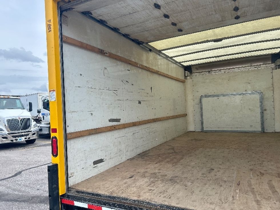 Light Duty Box Truck-Light and Medium Duty Trucks-Ford-2022-E350-Indianapolis-IN-121,700\n\t\tmiles-$ 23,000 - Image 11