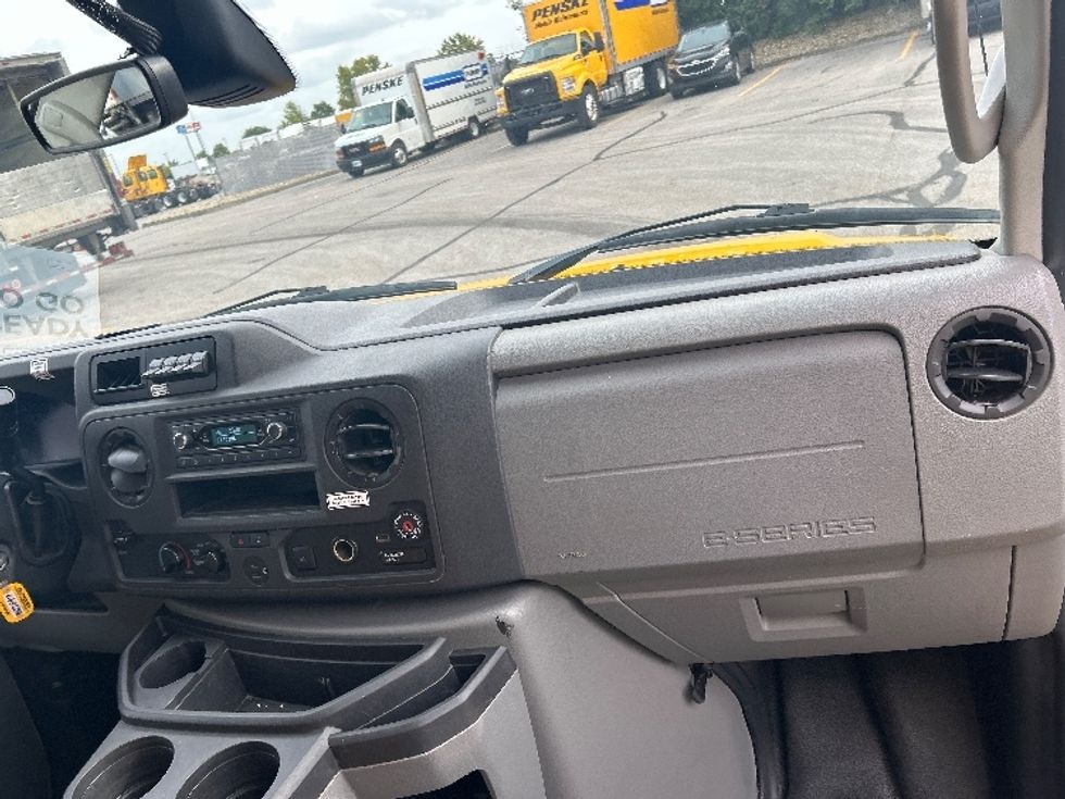 Light Duty Box Truck-Light and Medium Duty Trucks-Ford-2022-E350-Indianapolis-IN-121,700\n\t\tmiles-$ 23,000 - Image 21