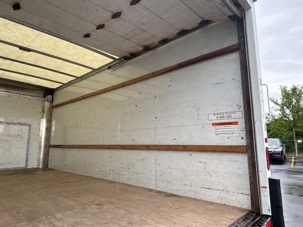 Light Duty Box Truck-Light and Medium Duty Trucks-Ford-2022-E350-Indianapolis-IN-125,265\n\t\tmiles-$ 26,000 - Image 12