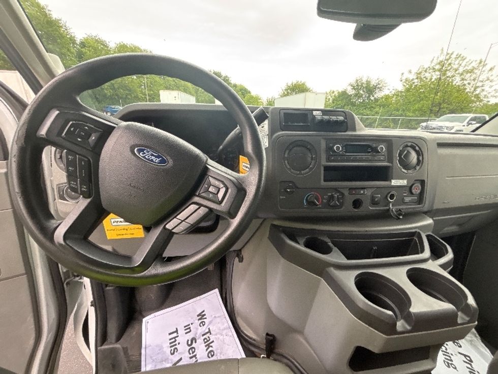 Light Duty Box Truck-Light and Medium Duty Trucks-Ford-2022-E350-Indianapolis-IN-125,265\n\t\tmiles-$ 26,000 - Image 18