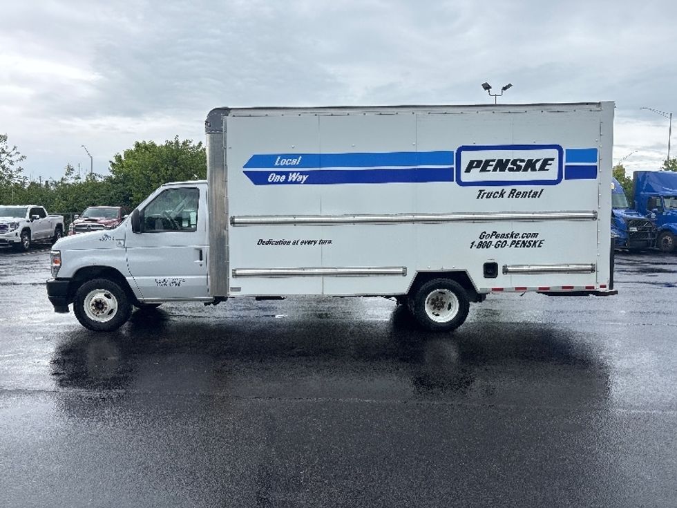 Light Duty Box Truck-Light and Medium Duty Trucks-Ford-2022-E350-Indianapolis-IN-125,265\n\t\tmiles-$ 26,000 - Image 4