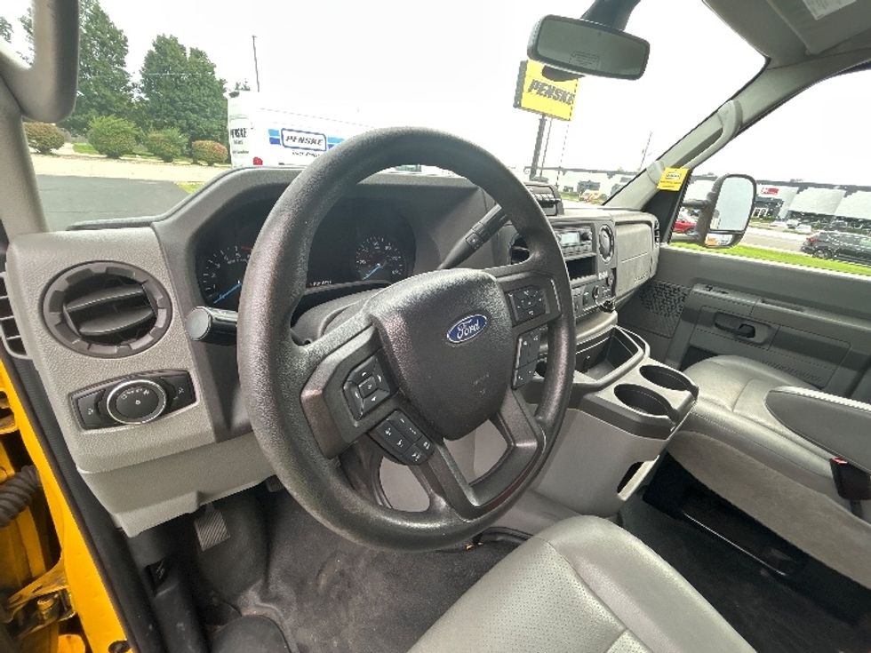 Light Duty Box Truck-Light and Medium Duty Trucks-Ford-2022-E350-Indianapolis-IN-149,645\n\t\tmiles-$ 19,500 - Image 17