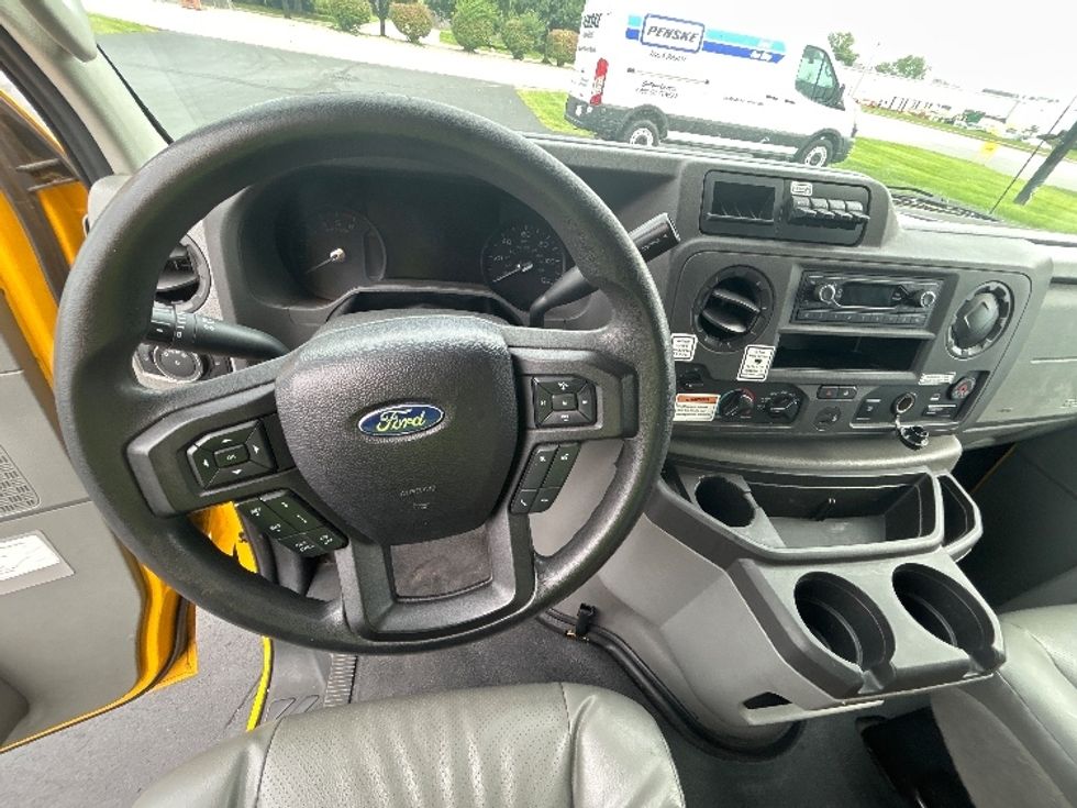 Light Duty Box Truck-Light and Medium Duty Trucks-Ford-2022-E350-Indianapolis-IN-149,645\n\t\tmiles-$ 19,500 - Image 18