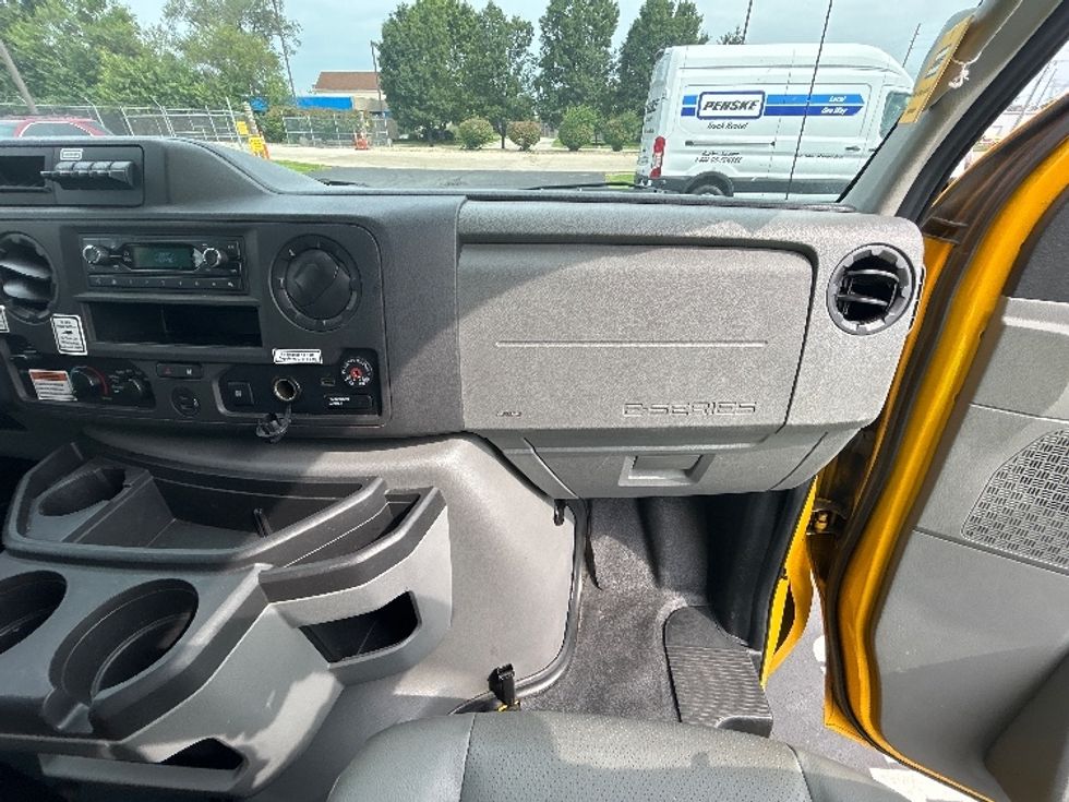 Light Duty Box Truck-Light and Medium Duty Trucks-Ford-2022-E350-Indianapolis-IN-149,645\n\t\tmiles-$ 19,500 - Image 21