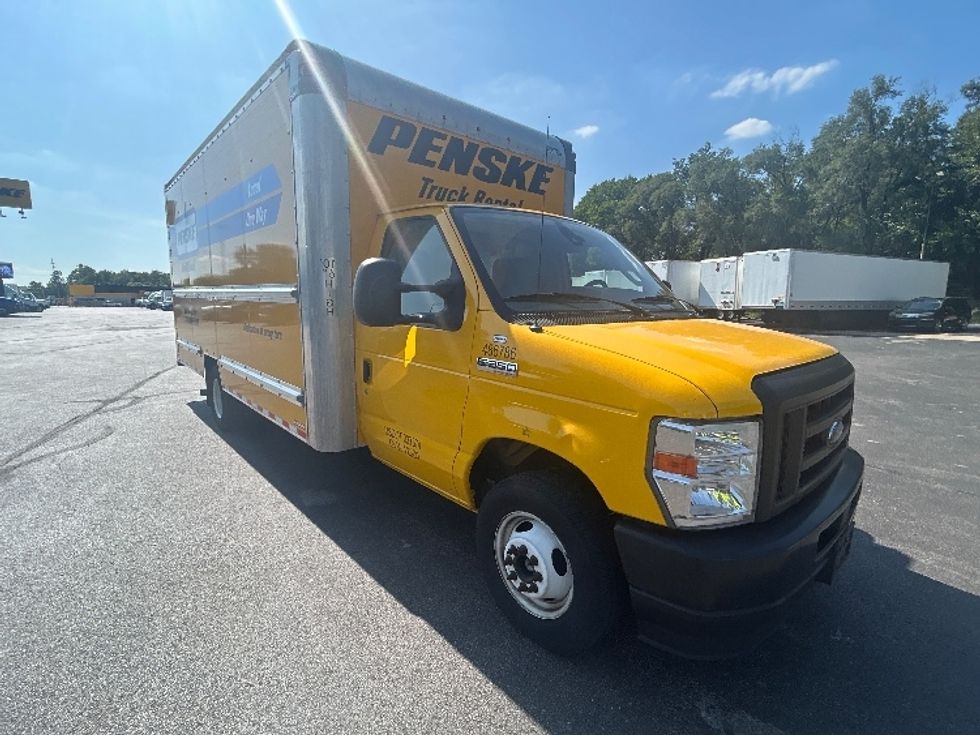 Light Duty Box Truck-Light and Medium Duty Trucks-Ford-2022-E350-Indianapolis-IN-150,077\n\t\tmiles-$ 19,500 - Image 1