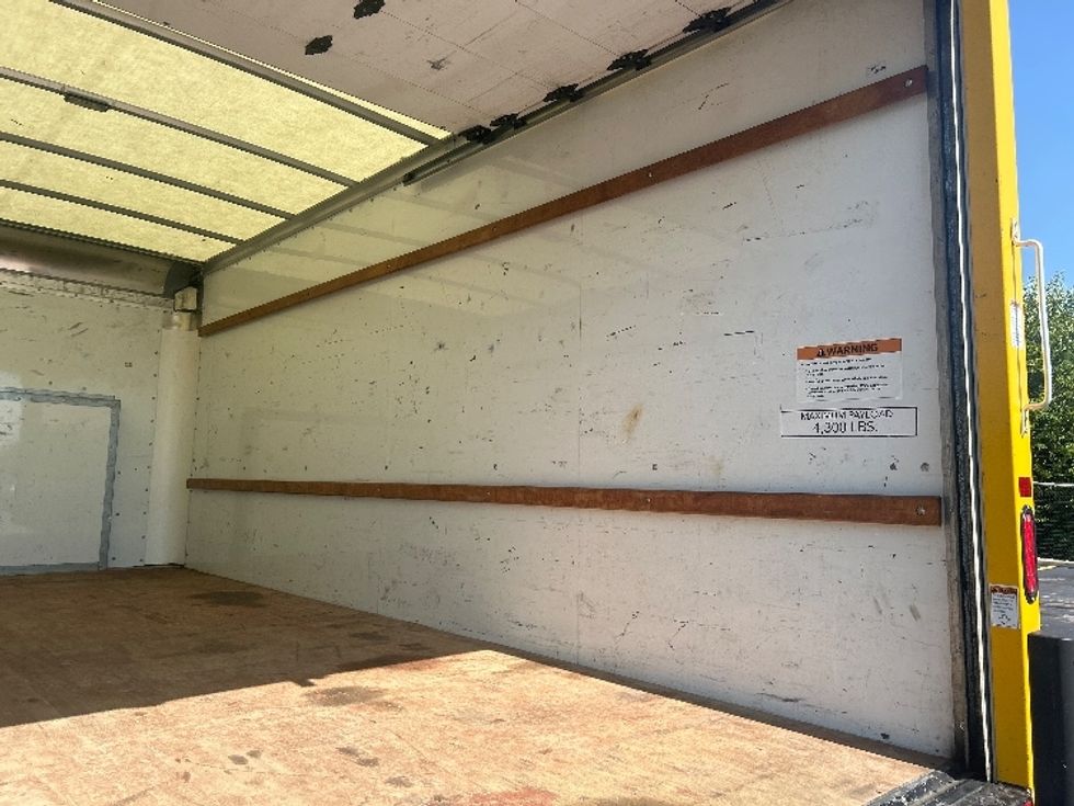 Light Duty Box Truck-Light and Medium Duty Trucks-Ford-2022-E350-Indianapolis-IN-150,077\n\t\tmiles-$ 19,500 - Image 12
