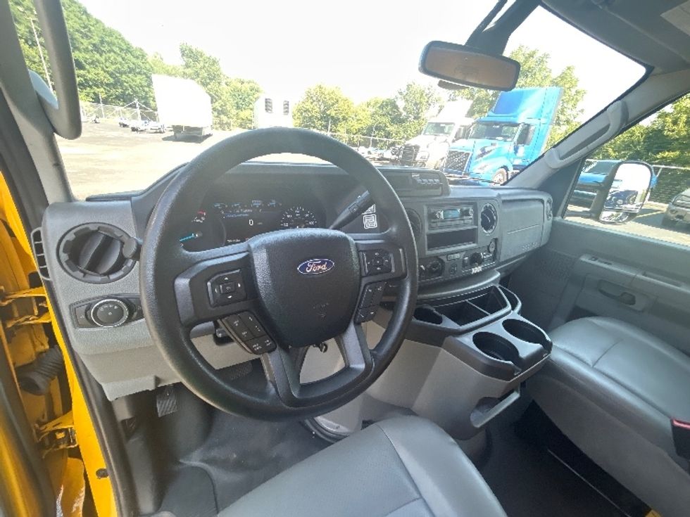 Light Duty Box Truck-Light and Medium Duty Trucks-Ford-2022-E350-Indianapolis-IN-150,077\n\t\tmiles-$ 19,500 - Image 18