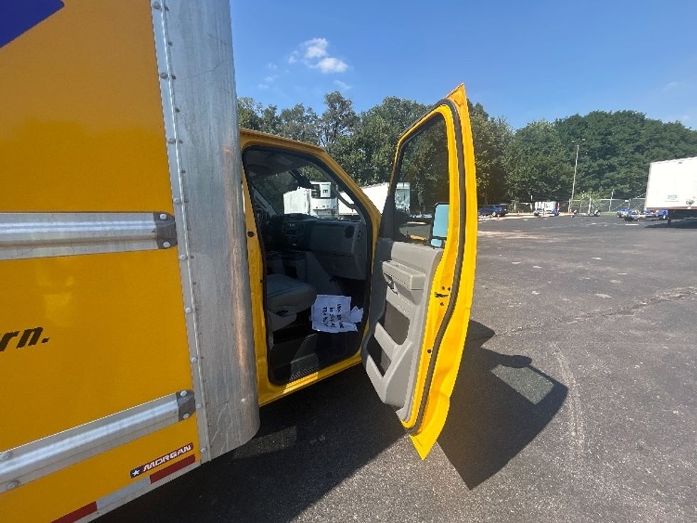 Light Duty Box Truck-Light and Medium Duty Trucks-Ford-2022-E350-Indianapolis-IN-150,077\n\t\tmiles-$ 19,500 - Image 20