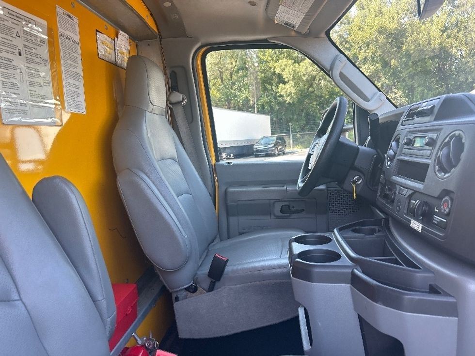 Light Duty Box Truck-Light and Medium Duty Trucks-Ford-2022-E350-Indianapolis-IN-150,077\n\t\tmiles-$ 19,500 - Image 22