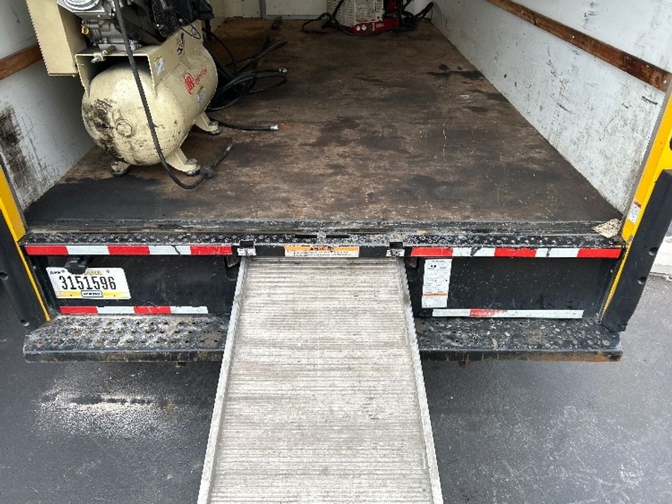 Light Duty Box Truck-Light and Medium Duty Trucks-Ford-2022-E350-Indianapolis-IN-58,446\n\t\tmiles-$ 31,750 - Image 10