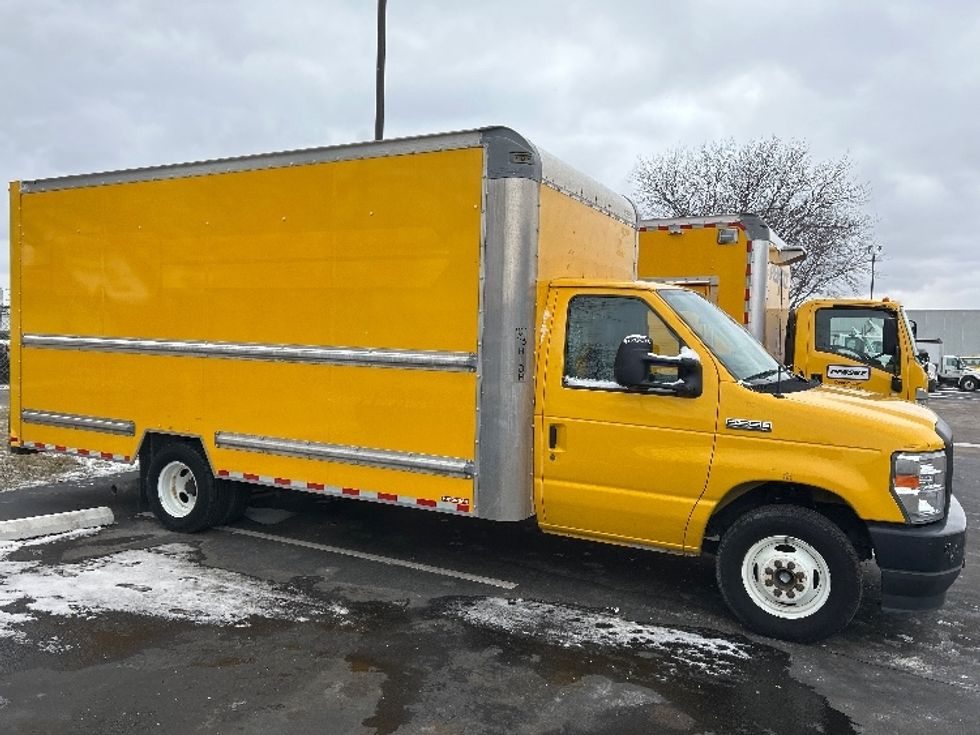 Light Duty Box Truck-Light and Medium Duty Trucks-Ford-2022-E350-Indianapolis-IN-58,446\n\t\tmiles-$ 31,750 - Image 15