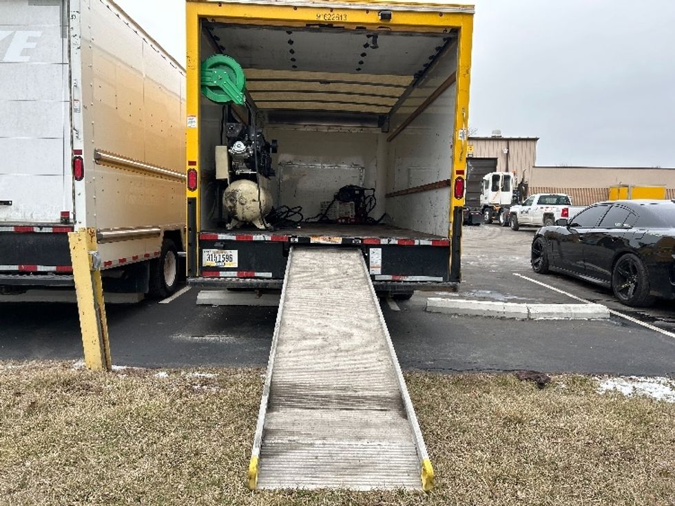 Light Duty Box Truck-Light and Medium Duty Trucks-Ford-2022-E350-Indianapolis-IN-58,446\n\t\tmiles-$ 31,750 - Image 9