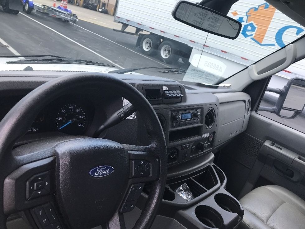 Light Duty Box Truck-Light and Medium Duty Trucks-Ford-2022-E350-Indianapolis-IN-85,094\n\t\tmiles-$ 31,500 - Image 17