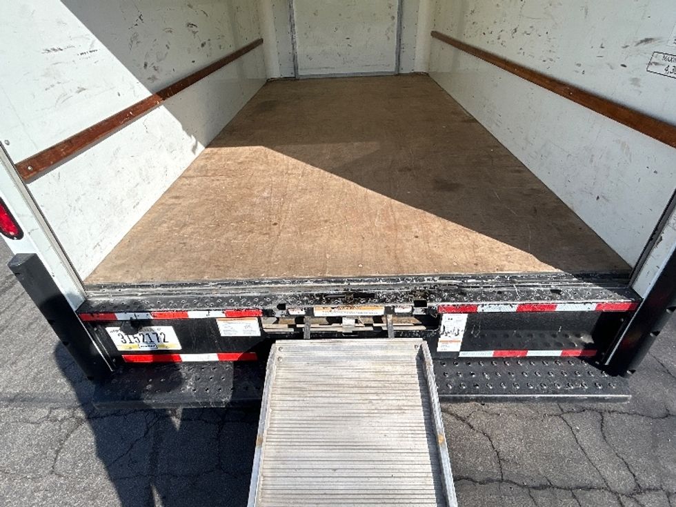 Light Duty Box Truck-Light and Medium Duty Trucks-Ford-2022-E350-Indianapolis-IN-89,636\n\t\tmiles-$ 33,750 - Image 10