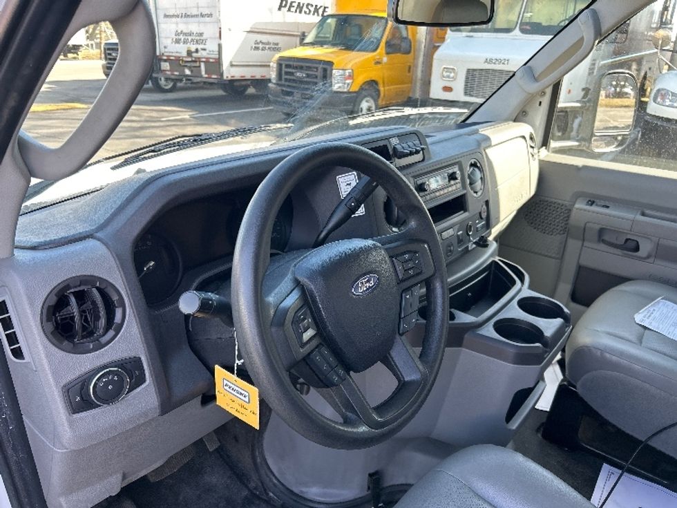 Light Duty Box Truck-Light and Medium Duty Trucks-Ford-2022-E350-Indianapolis-IN-89,636\n\t\tmiles-$ 33,750 - Image 17