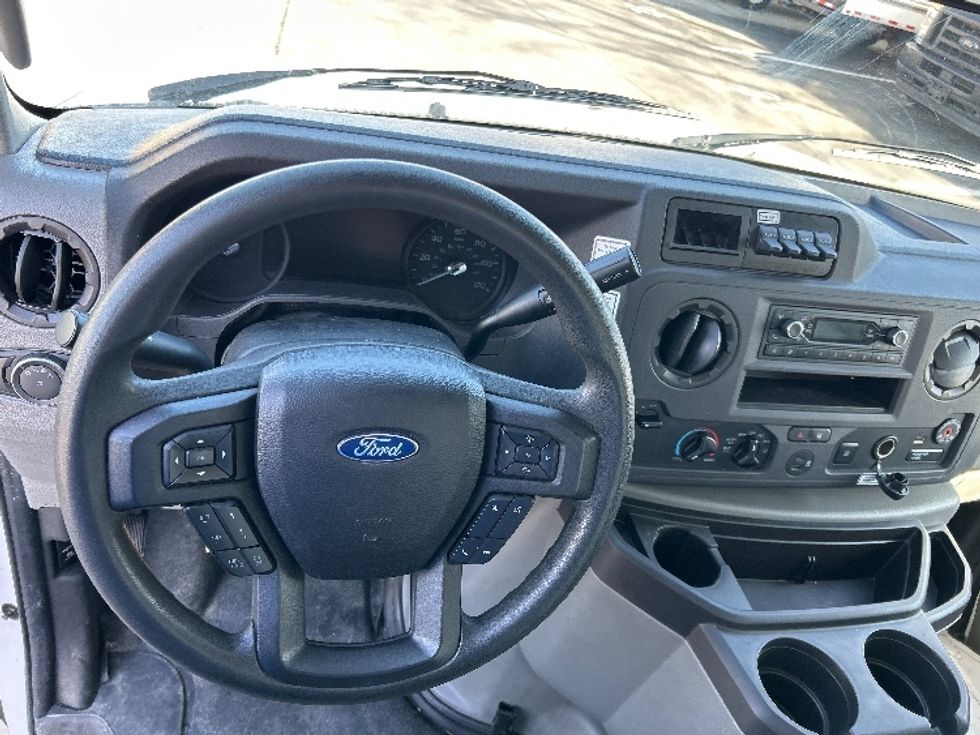 Light Duty Box Truck-Light and Medium Duty Trucks-Ford-2022-E350-Indianapolis-IN-89,636\n\t\tmiles-$ 33,750 - Image 18