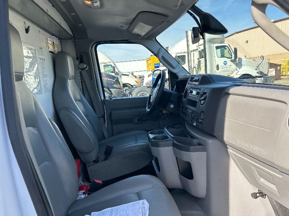 Light Duty Box Truck-Light and Medium Duty Trucks-Ford-2022-E350-Indianapolis-IN-89,636\n\t\tmiles-$ 33,750 - Image 22