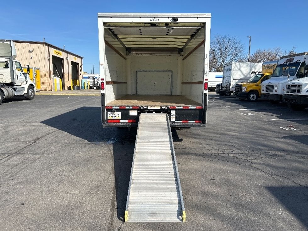 Light Duty Box Truck-Light and Medium Duty Trucks-Ford-2022-E350-Indianapolis-IN-89,636\n\t\tmiles-$ 33,750 - Image 9