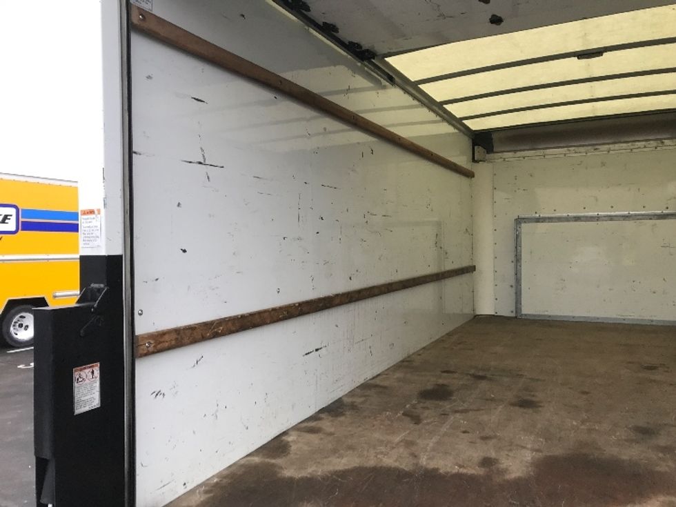 Light Duty Box Truck-Light and Medium Duty Trucks-Ford-2022-E350-Indianapolis-IN-92,398\n\t\tmiles-$ 30,750 - Image 11